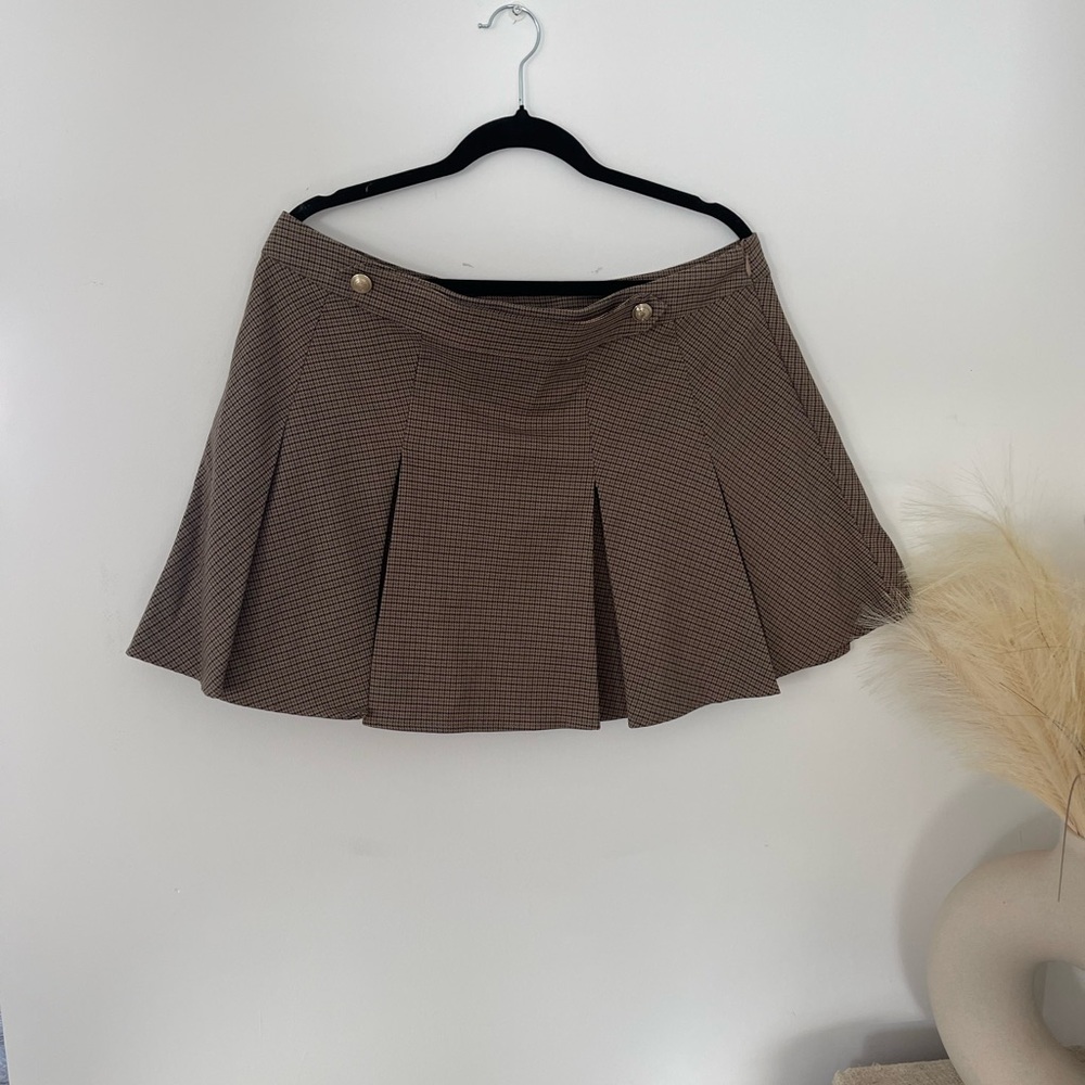 H&M Tan Pleated Mini Skirt